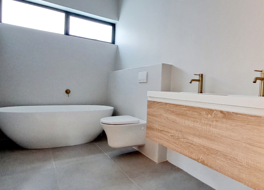 3 Bedroom Property for Sale in Twin Rivers Western Cape